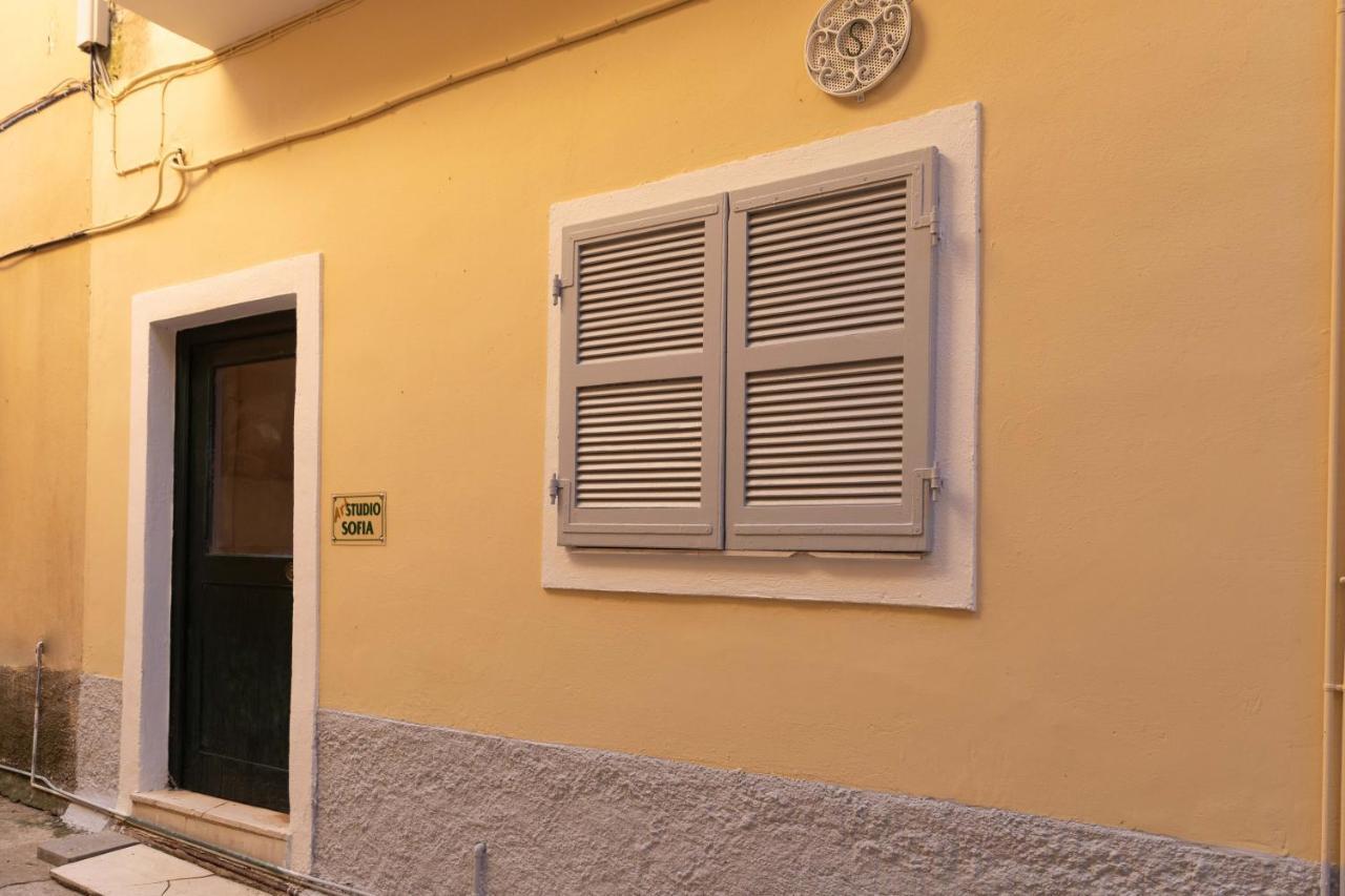 Old Town Art By Corfuescapes Apartment *